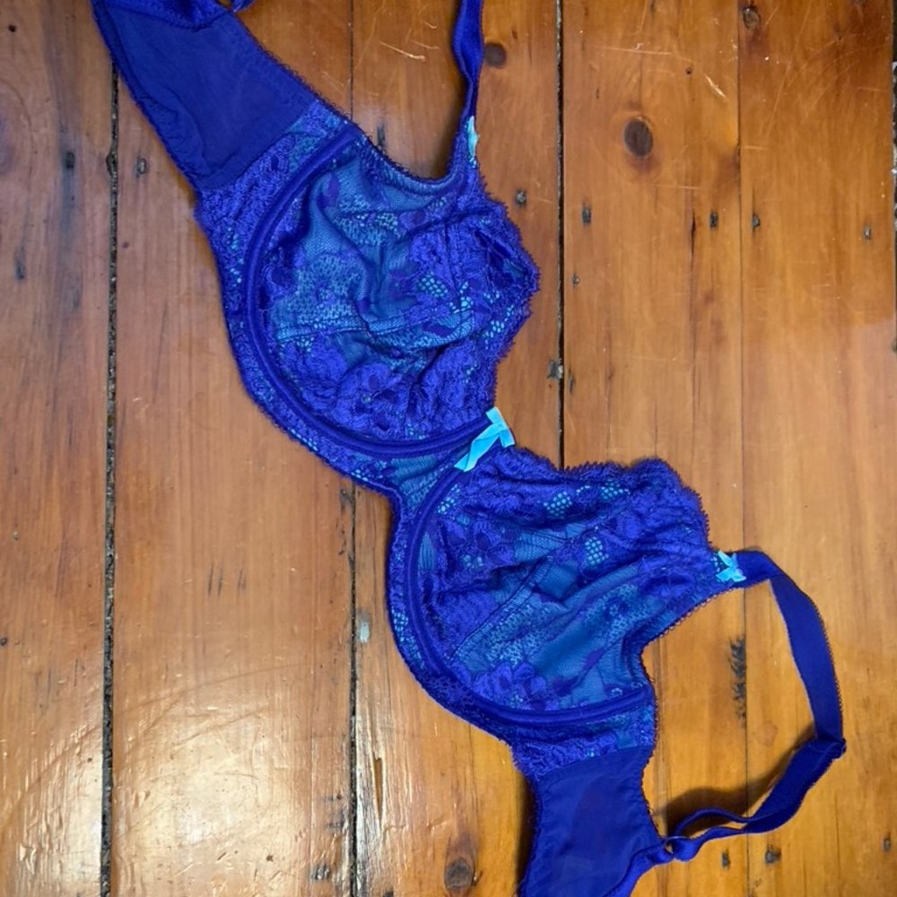 Super cute lacy Bra that actually supports you!
